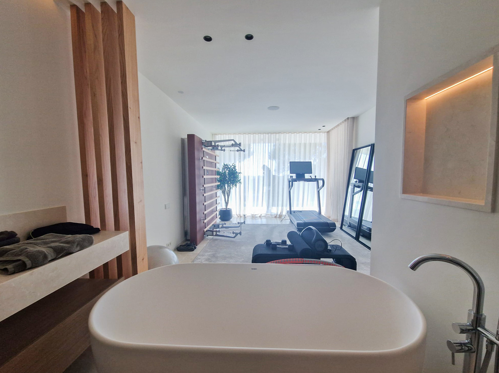 Luxury apartment with panoramic sea views in an exclusive complex in Paguera (4)