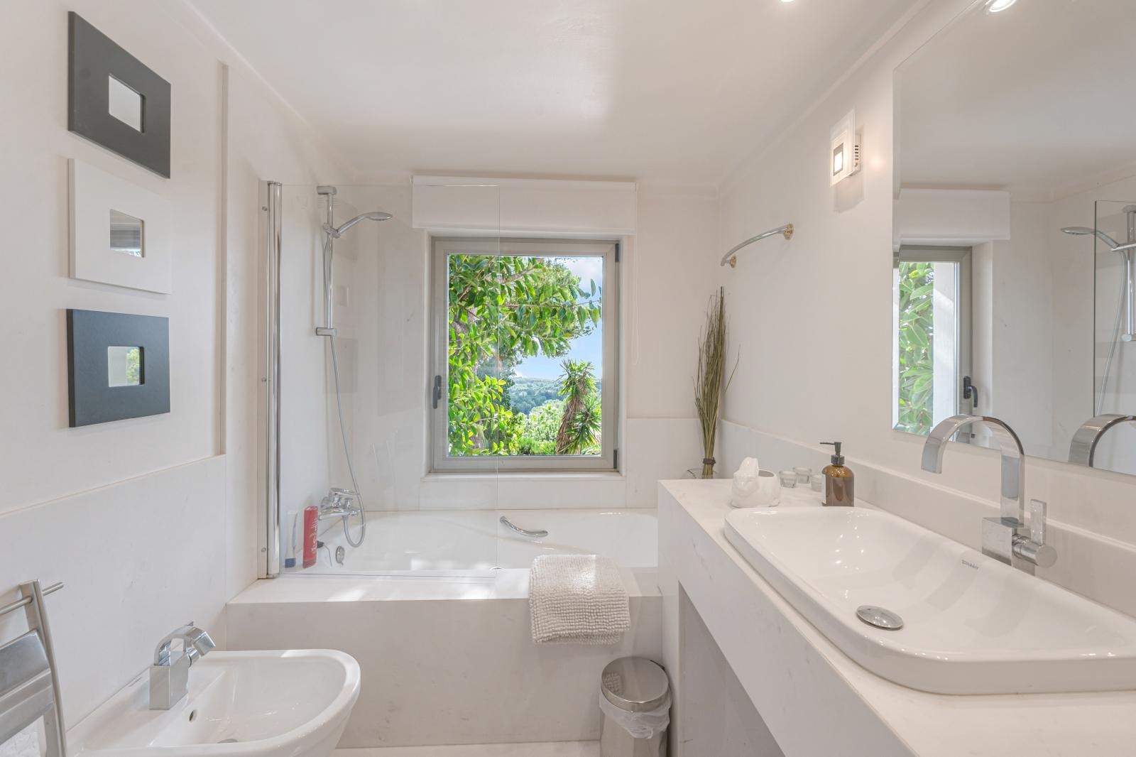 Mediterranean dream villa with sea view in Bendinat (38)