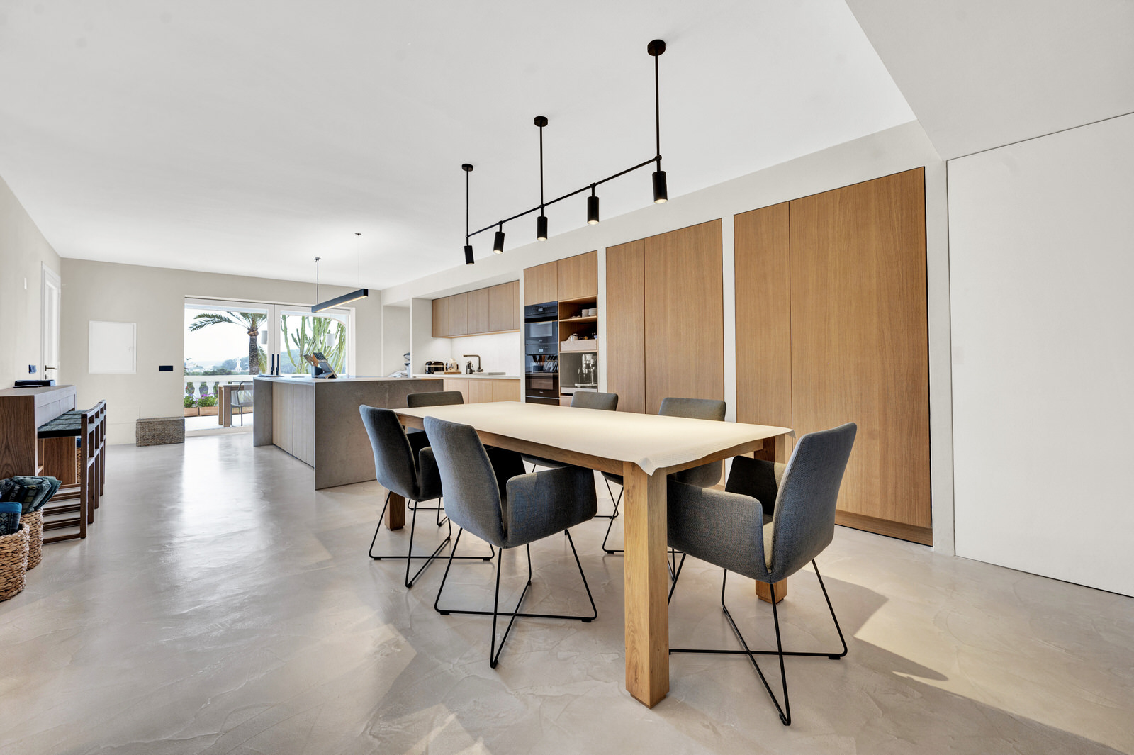 Exclusive renovated flat with 2 terraces & jacuzzi in complex with beach access in Costa de la Calma (23)