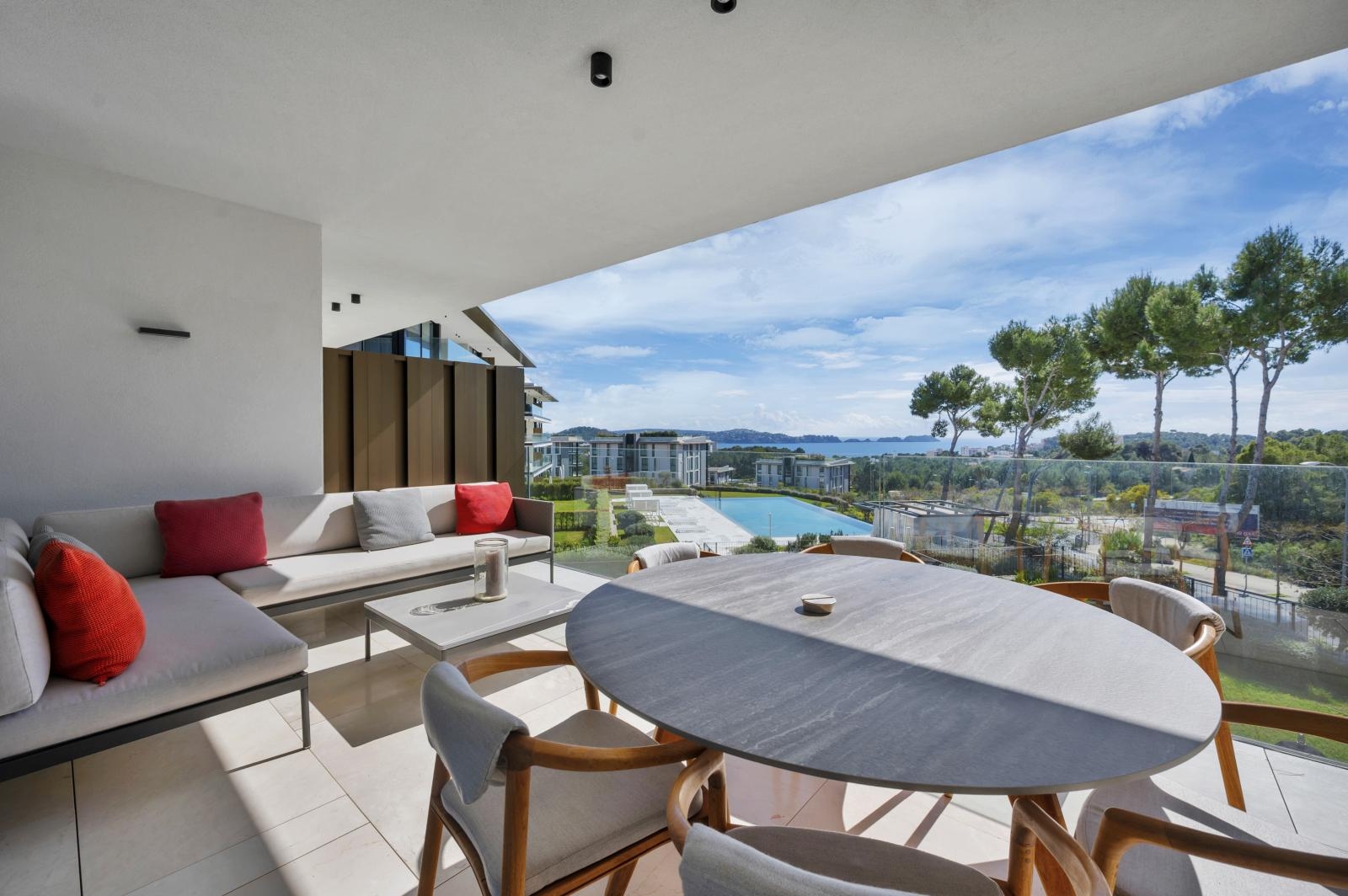 Luxury apartment with panoramic sea views in an exclusive complex in Paguera (21)