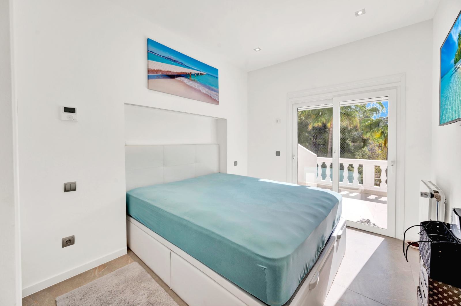 Renovated villa with pool and partial sea views in Costa de la Calma (18)