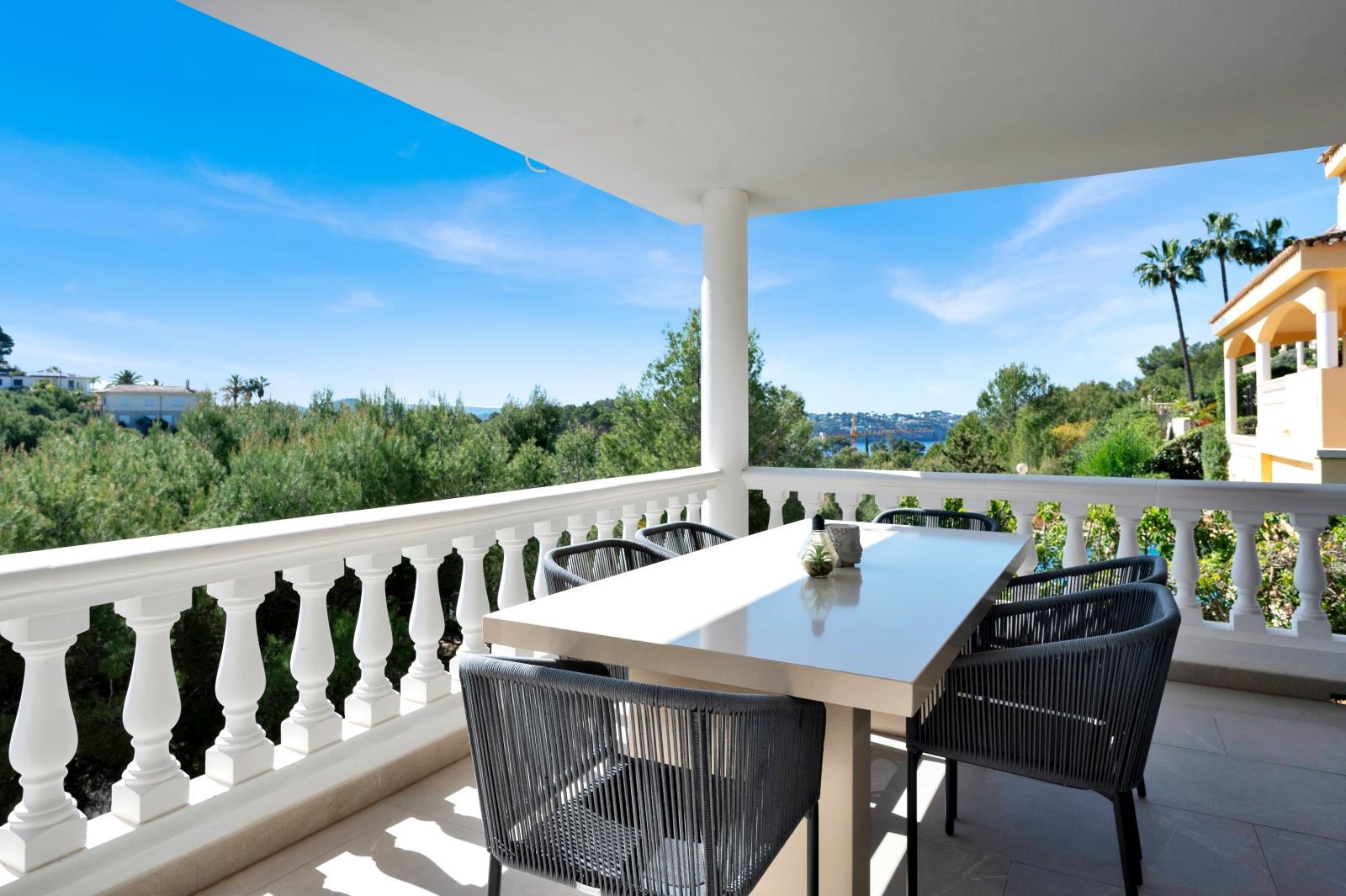 Renovated villa with pool and partial sea views in Costa de la Calma (11)