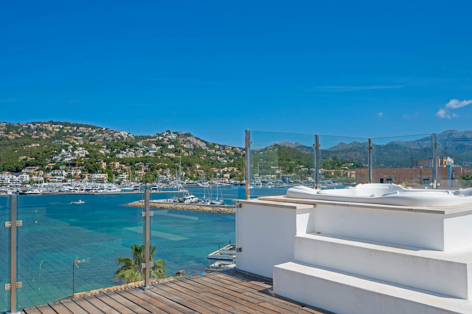 Penthouse with spectacular views and large roof terrace in Puerto Andratx (4)