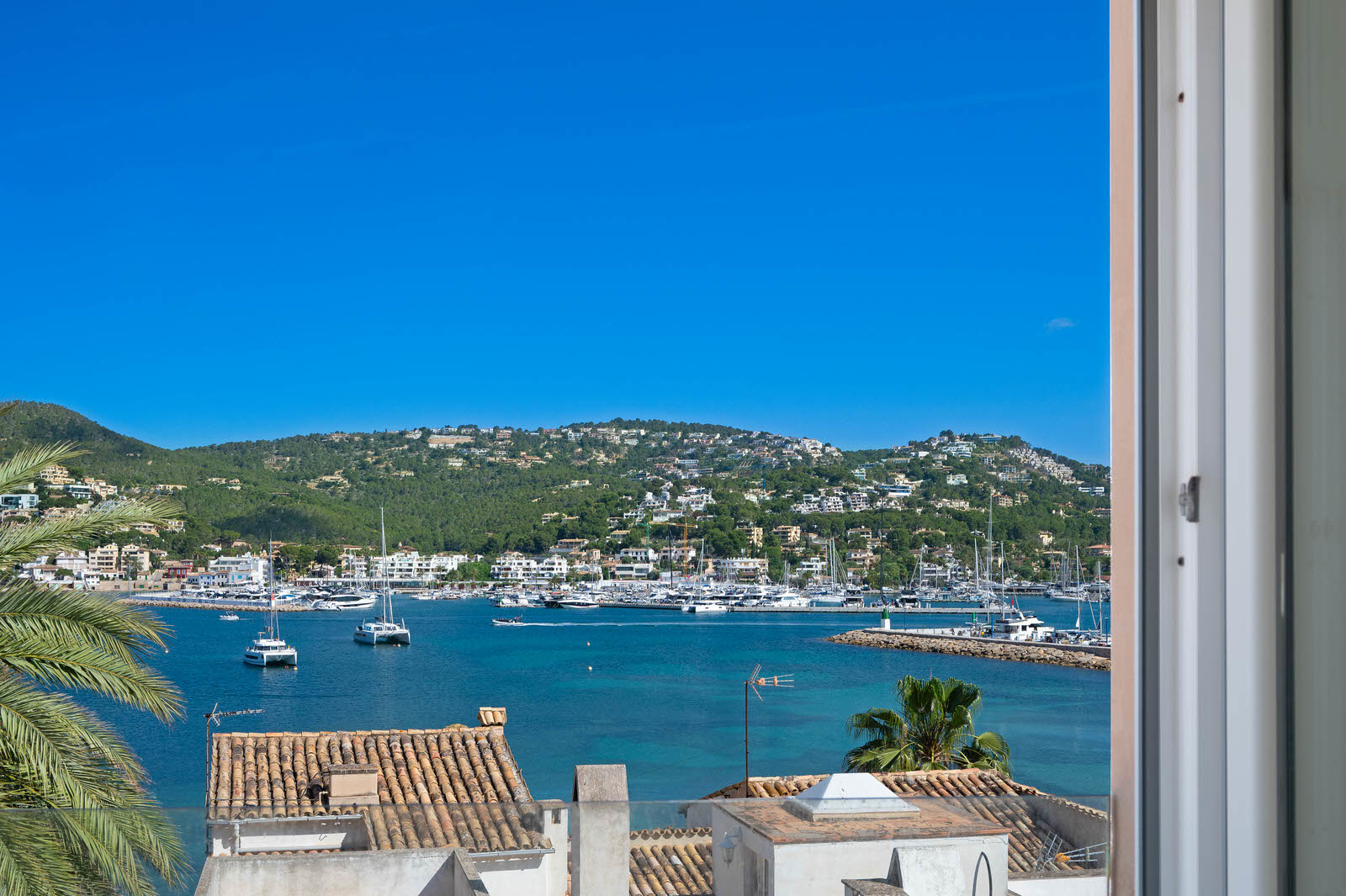 Penthouse with spectacular views and large roof terrace in Puerto Andratx (1)