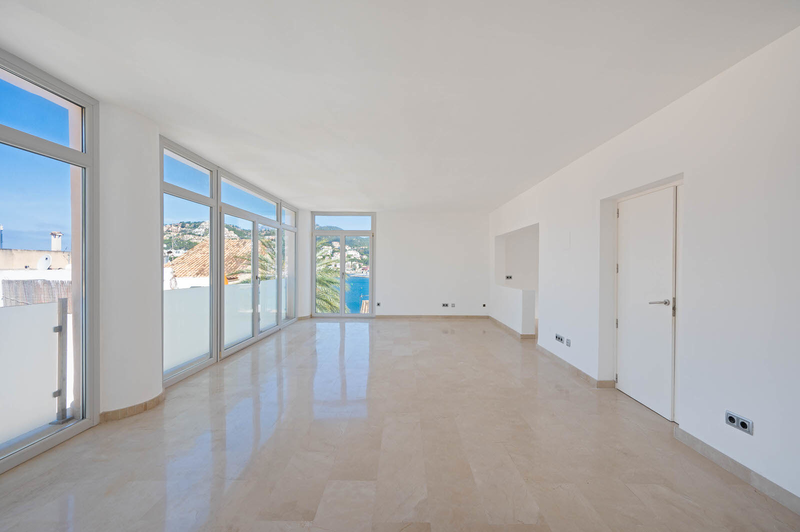 Penthouse with spectacular views and large roof terrace in Puerto Andratx (7)