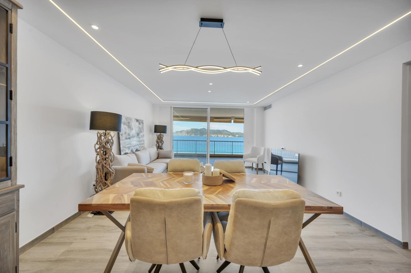 1st sea line Completely renovated apartment with fantastic panoramic sea views in Costa de la Calma (3)