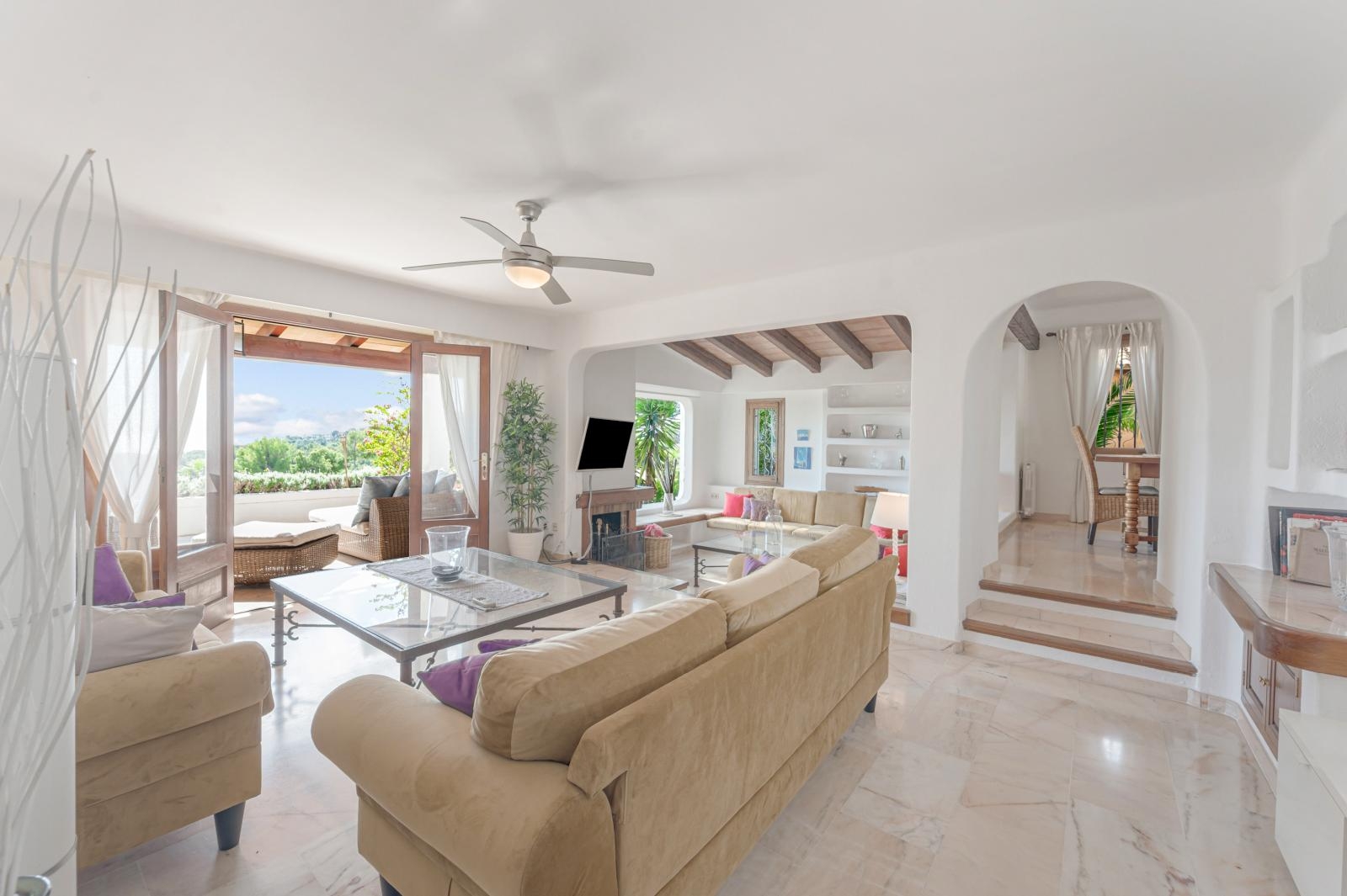 Mediterranean dream villa with sea view in Bendinat (11)