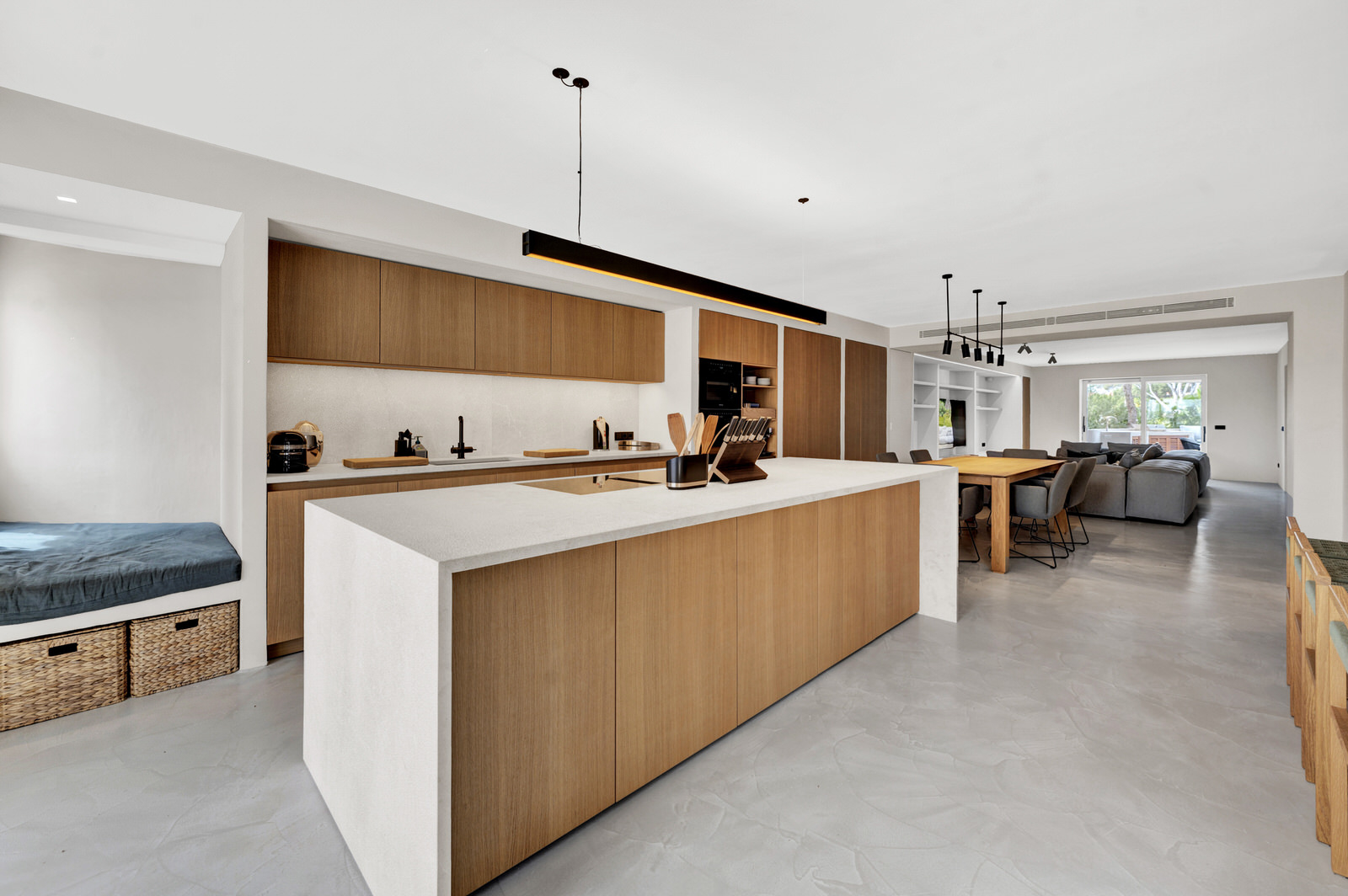 Exclusive renovated flat with 2 terraces & jacuzzi in complex with beach access in Costa de la Calma (32)