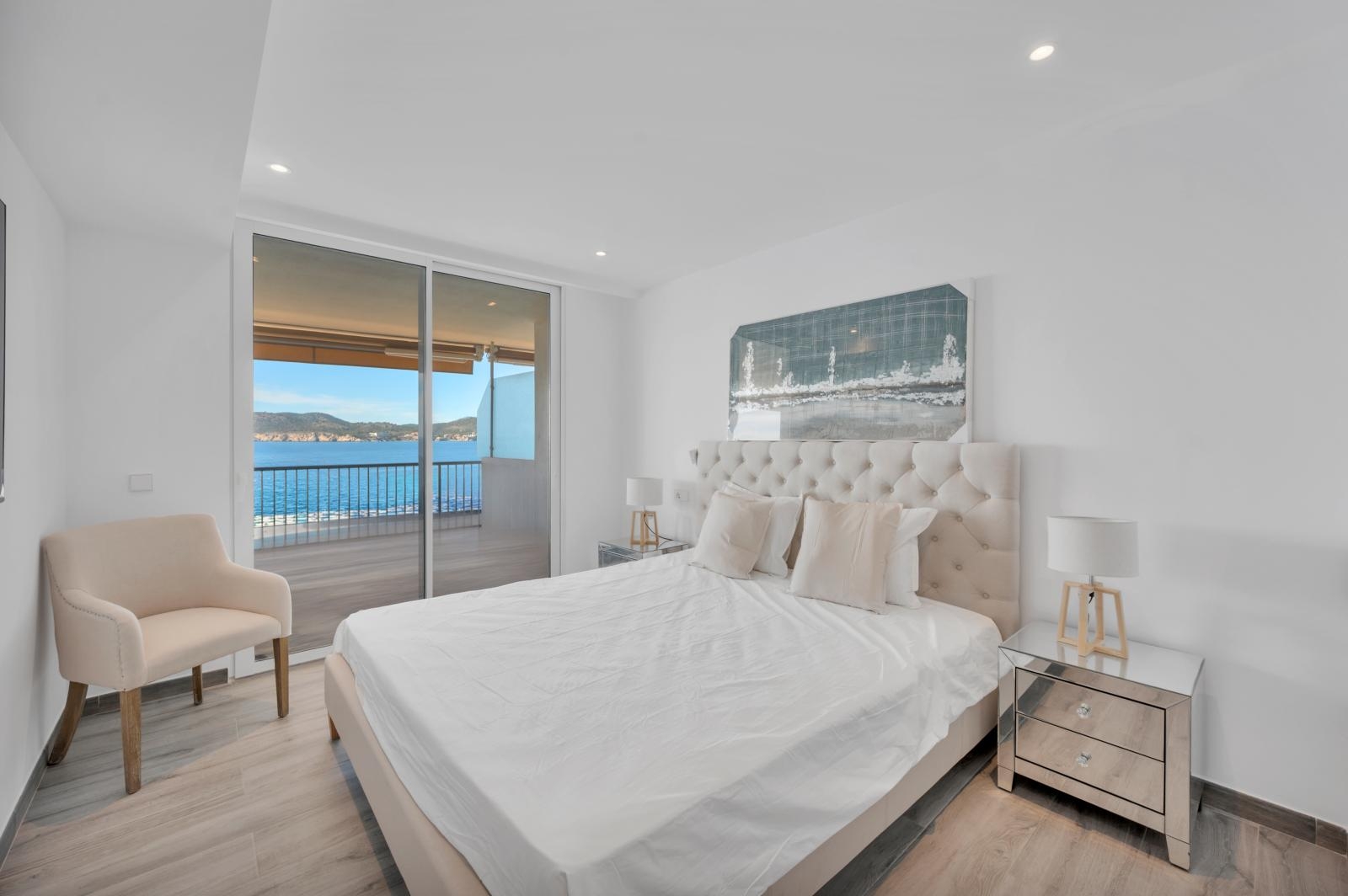 1st sea line Completely renovated apartment with fantastic panoramic sea views in Costa de la Calma (13)