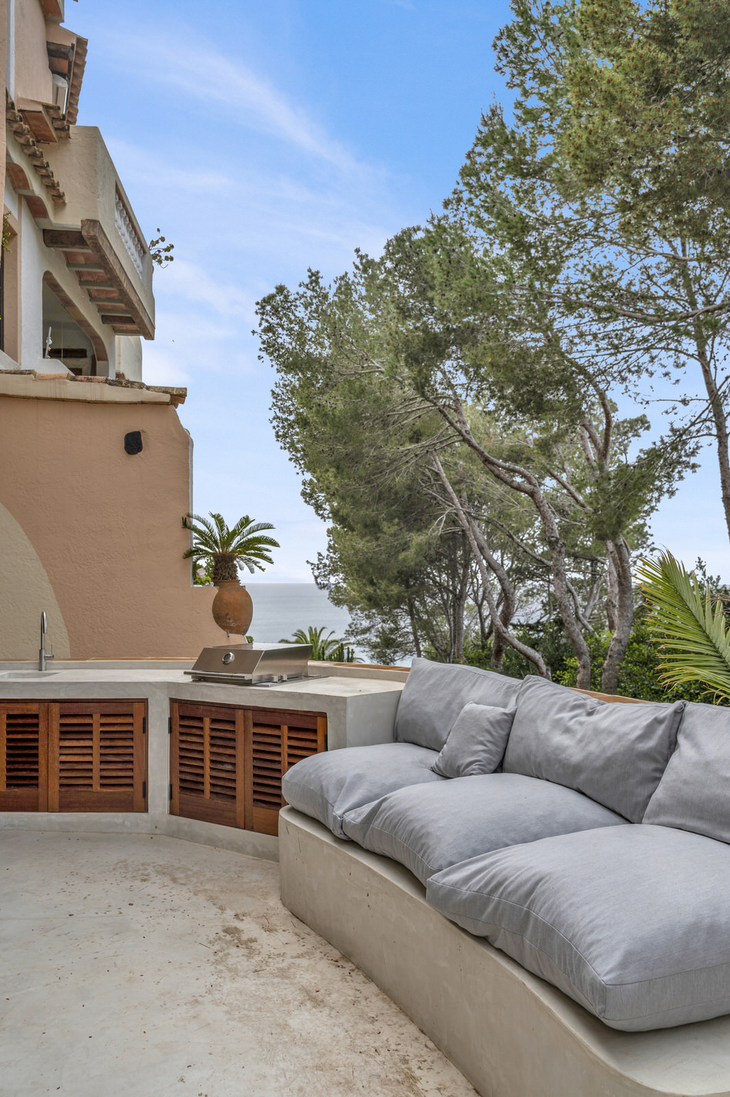 Exclusive renovated flat with 2 terraces & jacuzzi in complex with beach access in Costa de la Calma (9)