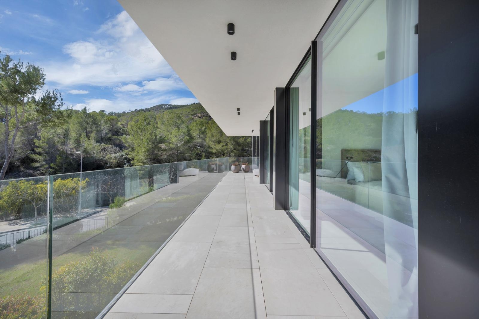 Luxury apartment with panoramic sea views in an exclusive complex in Paguera (22)