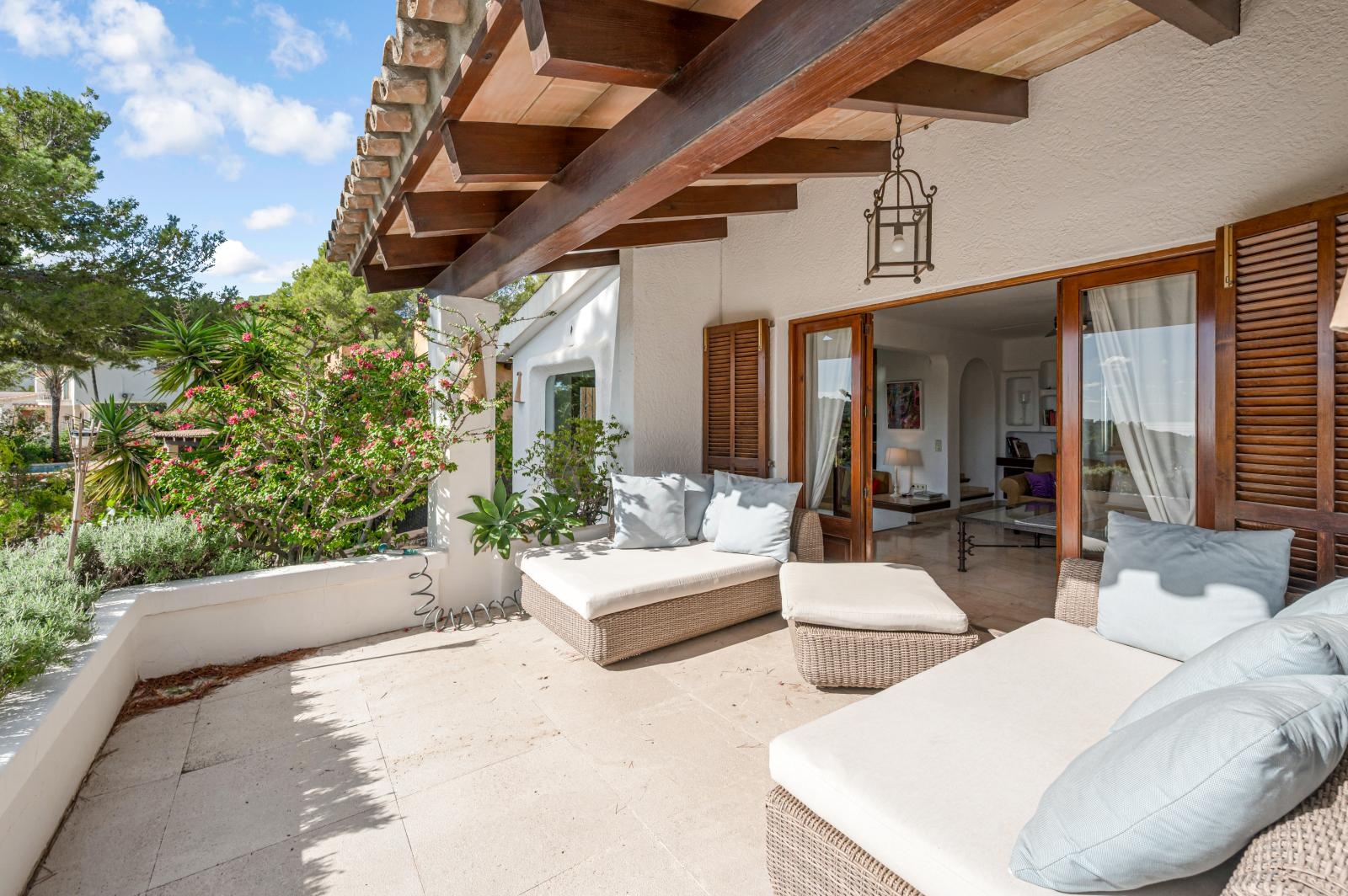 Mediterranean dream villa with sea view in Bendinat (45)