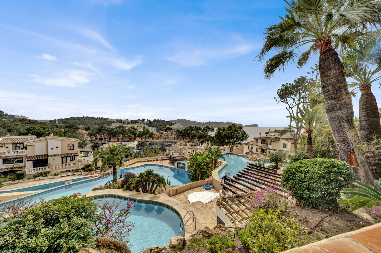 Exclusive renovated flat with 2 terraces & jacuzzi in complex with beach access in Costa de la Calma (46)