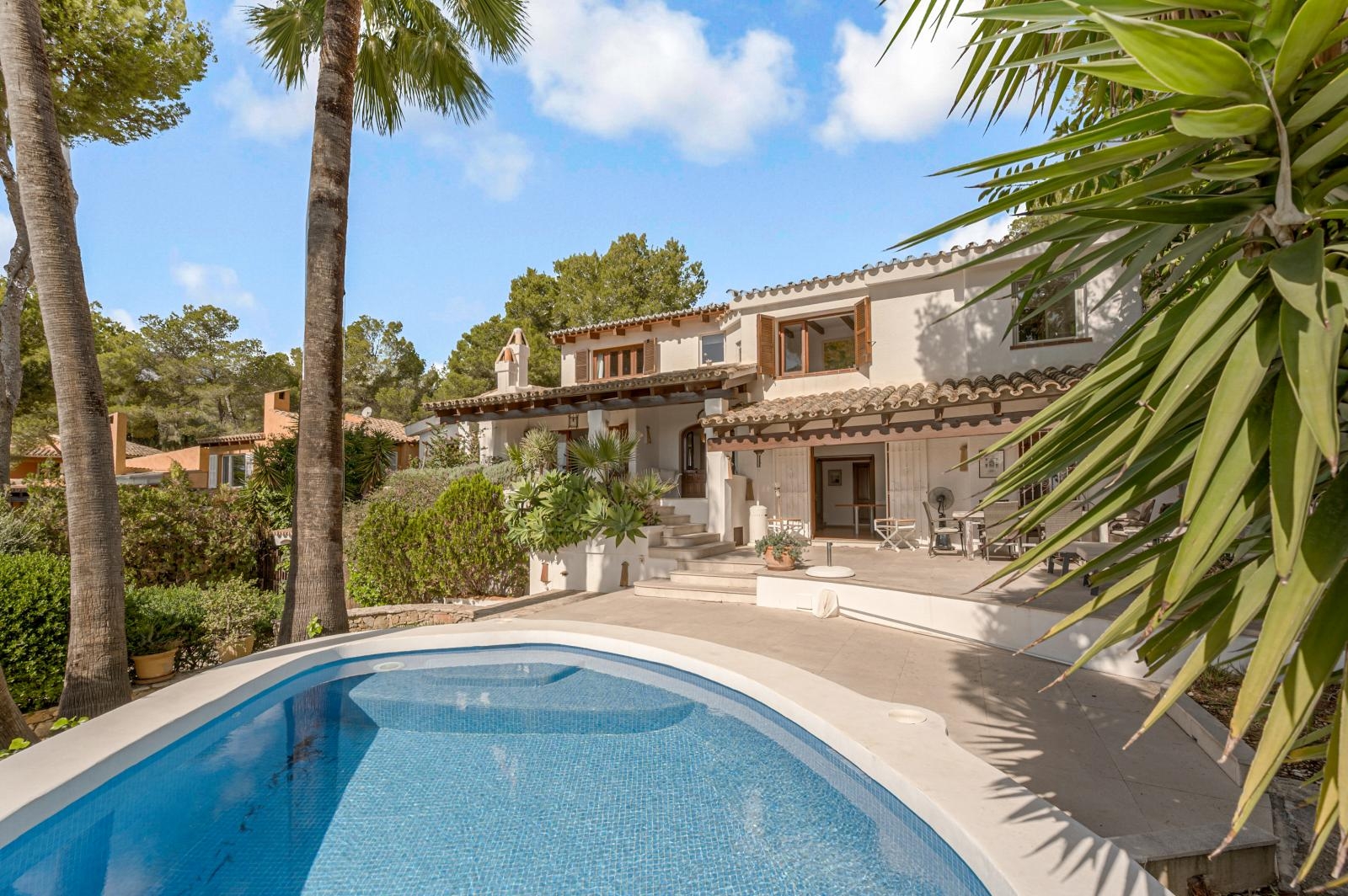 Mediterranean dream villa with sea view in Bendinat (2)