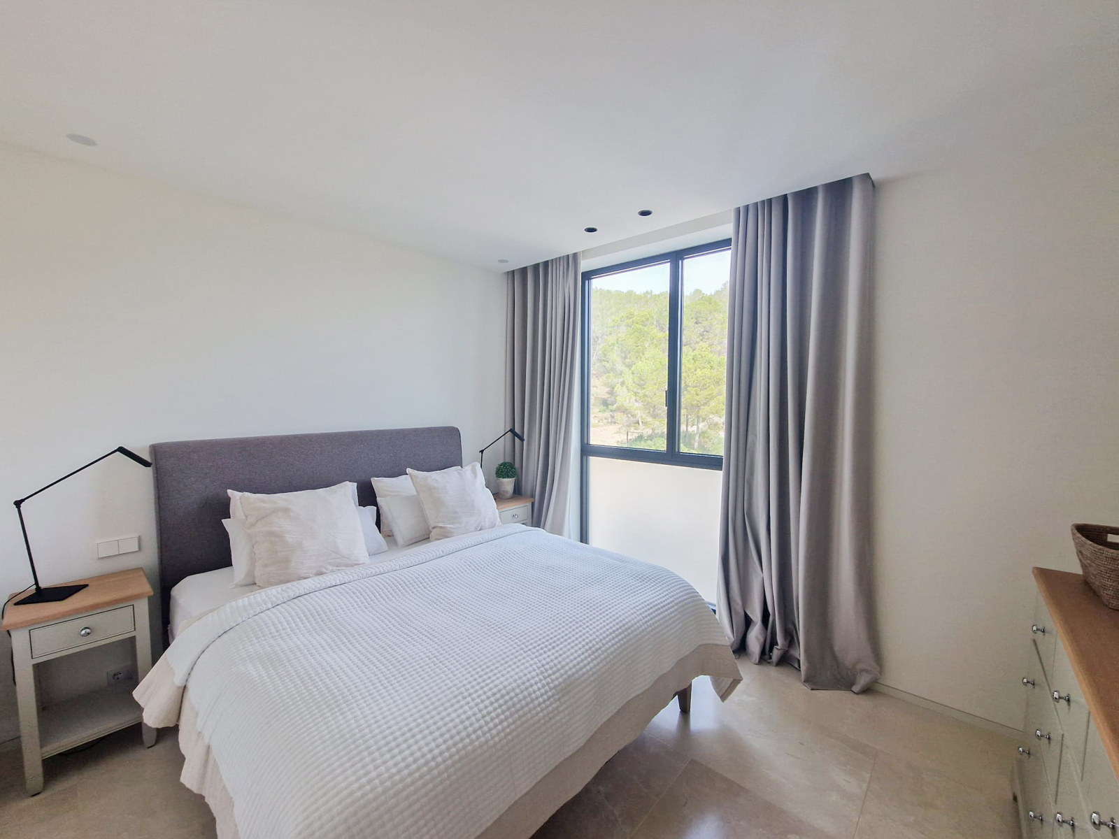 Luxury apartment with panoramic sea views in an exclusive complex in Paguera (3)