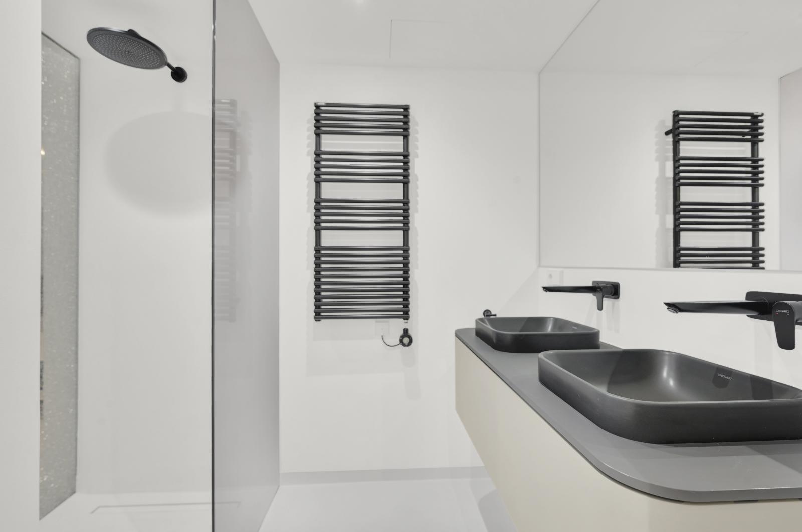 Luxurious apartment with large terrace and stunning views over Palma's harbor and the cathedral (17)