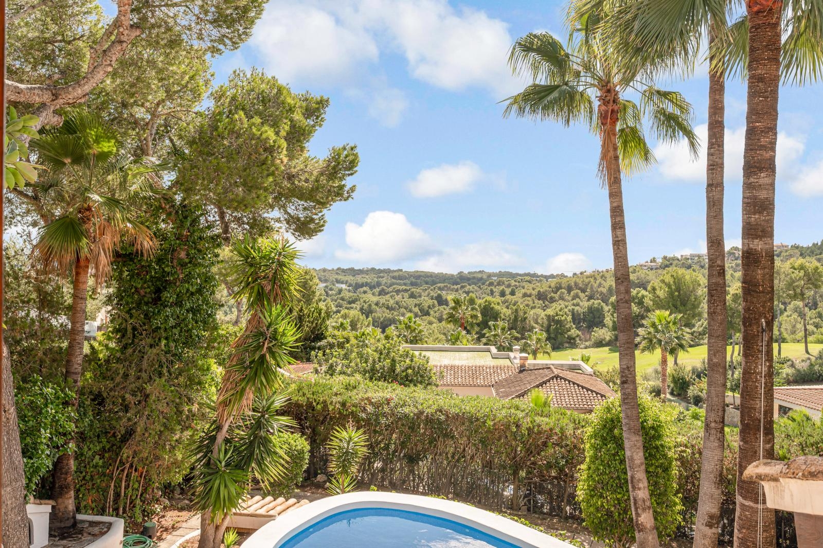 Mediterranean dream villa with sea view in Bendinat (36)