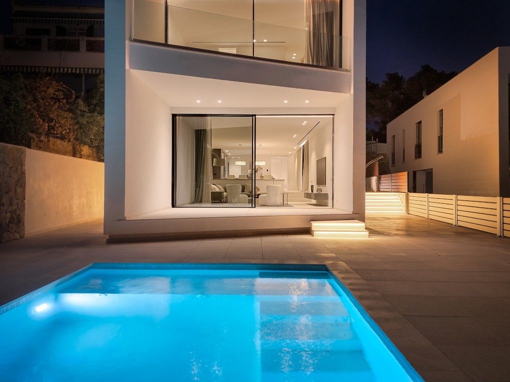 4ca3a8e0-12a4-4a0d-b202-ef6d1f02c3e4