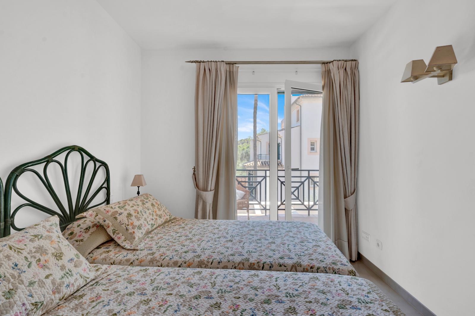 Spacious, very well-kept apartment in a beautiful complex with 2 pools in Santa Ponsa (8)