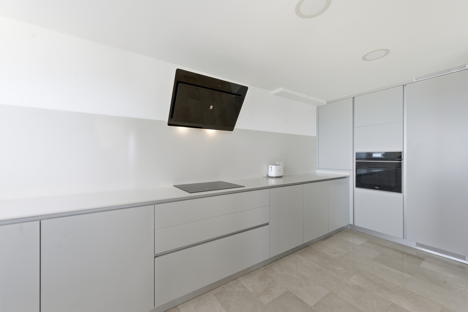 Mallorca 1st sea line. Renovated penthouse with dream views in complex with pool in Cala Vinyes (17)