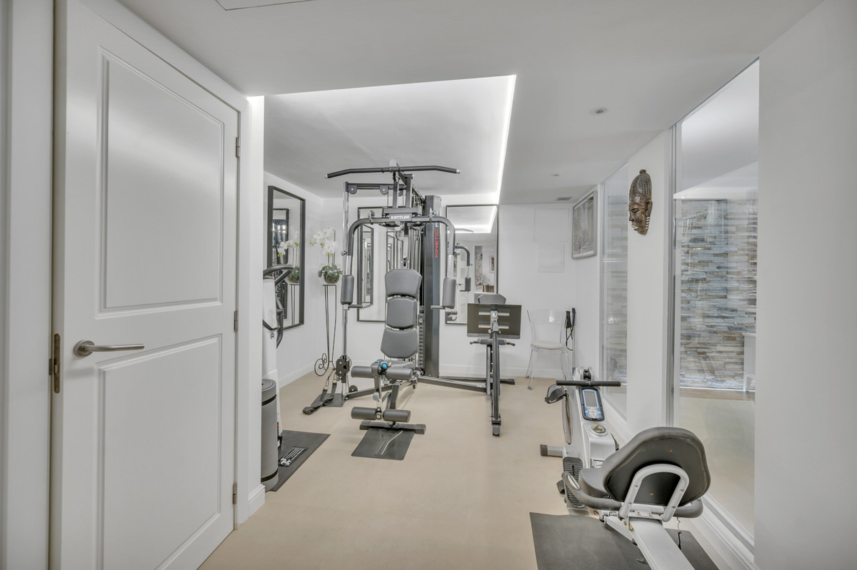Energy-efficient luxury villa with pool, summer kitchen and guest area in a quiet location in Santa Ponsa, ref. 7556 (8)