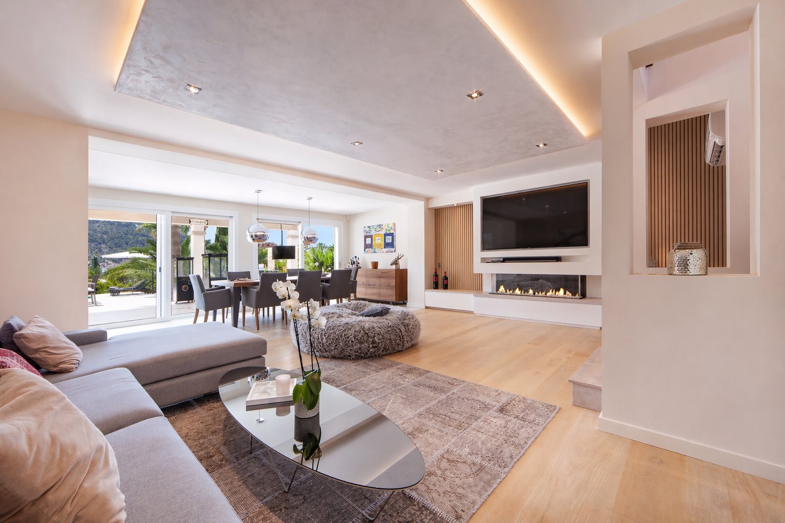 Modern villa with sea and harbor views and sought-after vacation rental license in Puerto Andratx (16)