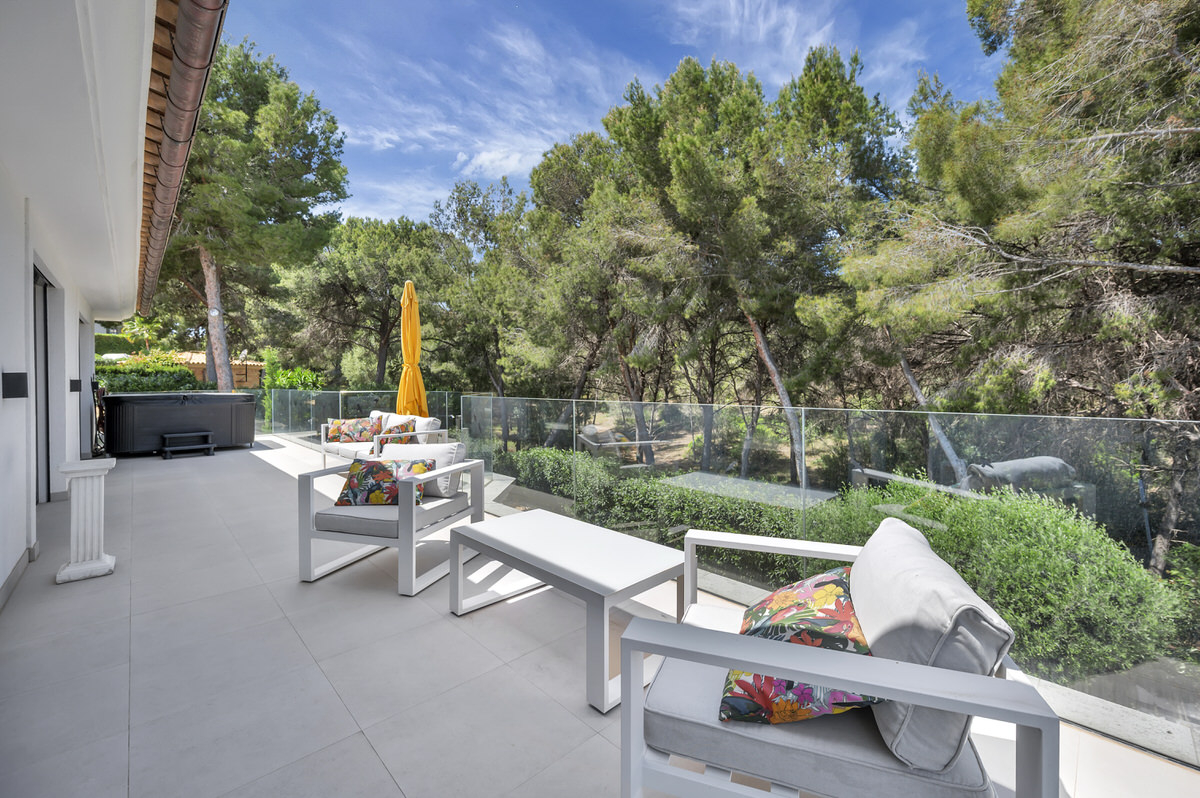 Energy-efficient luxury villa with pool, summer kitchen and guest area in a quiet location in Santa Ponsa, ref. 7556 (43)