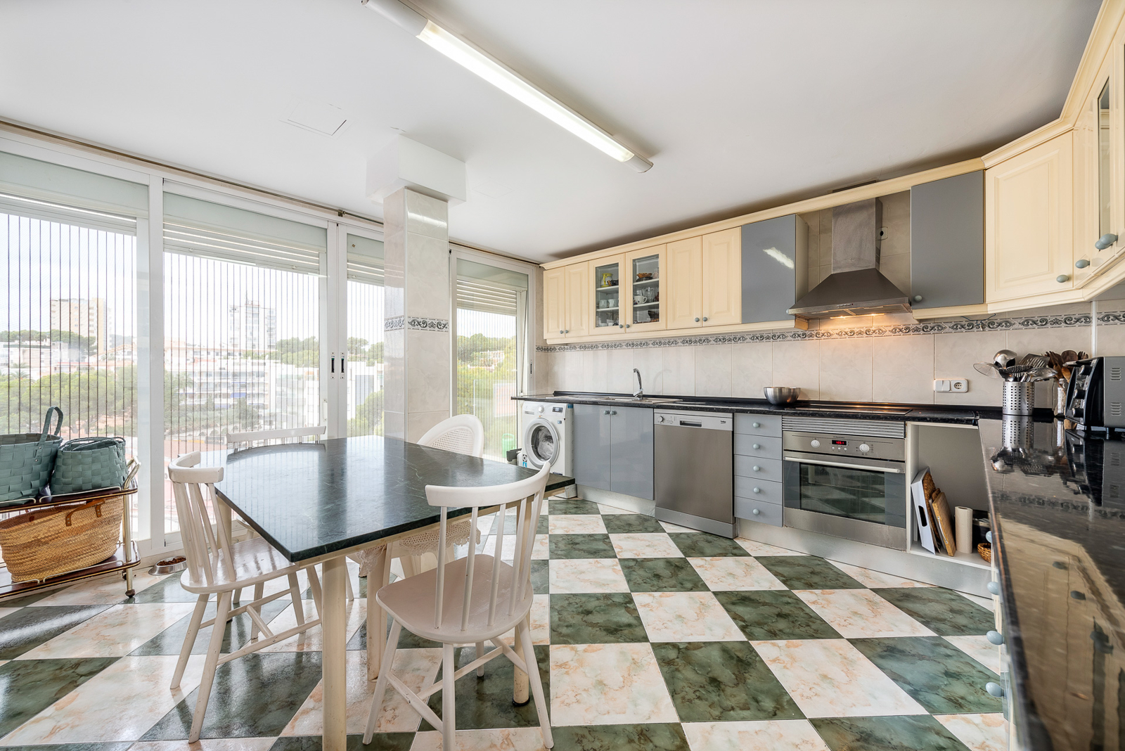 Apartment in 1. Meereslinie in Palmanova, Mallorca (10)