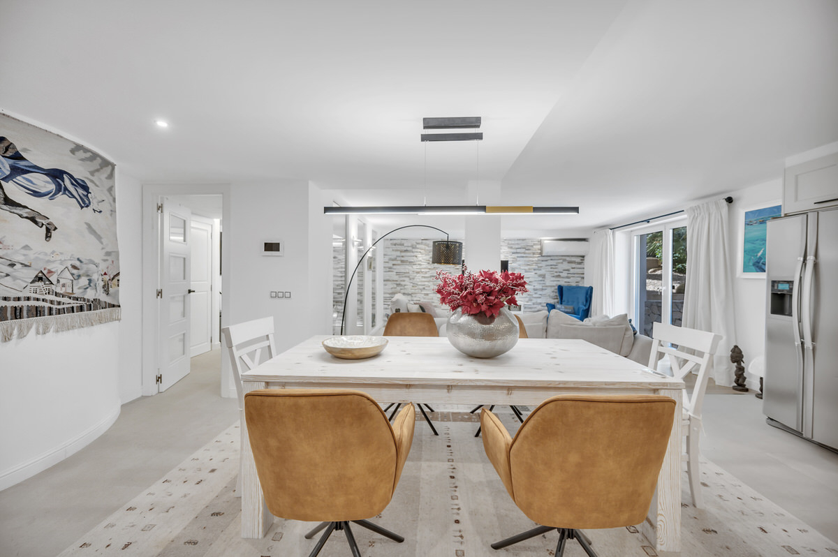 Energy-efficient luxury villa with pool, summer kitchen and guest area in a quiet location in Santa Ponsa, ref. 7556 (12)