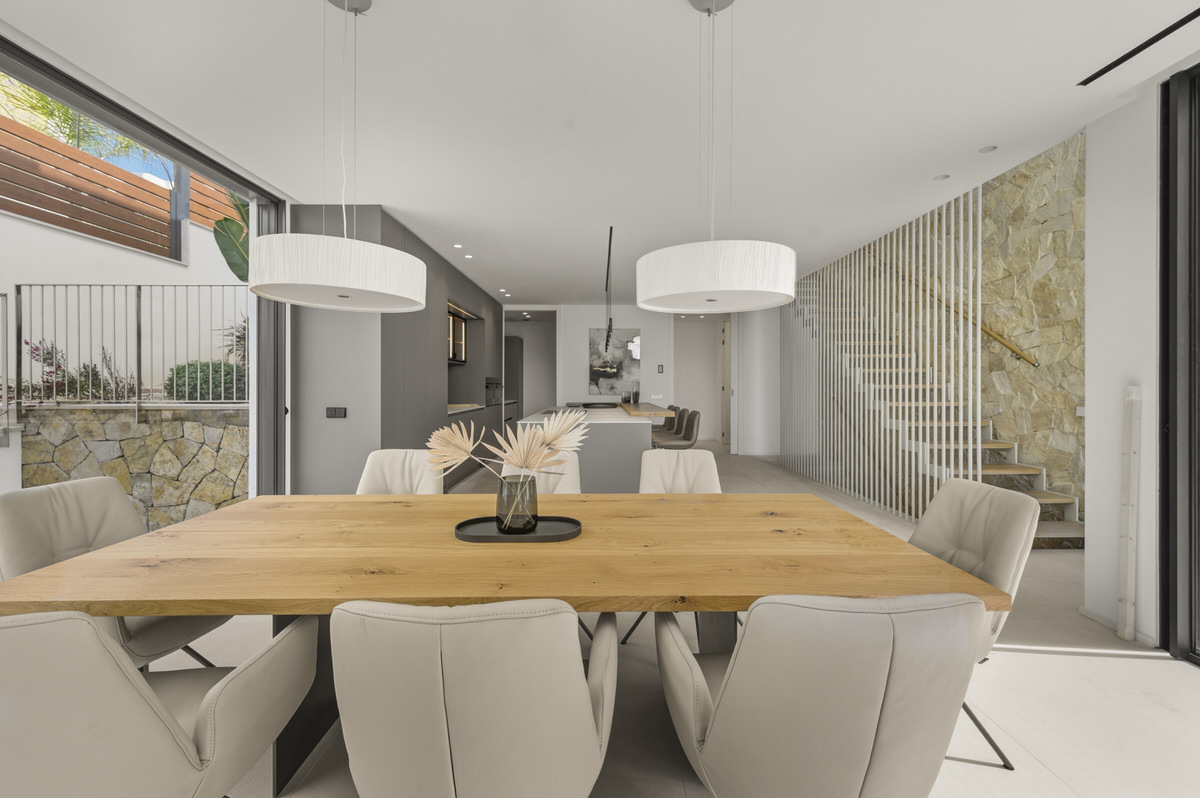 Showroom furnishings