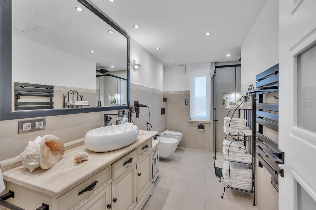Energy-efficient luxury villa with pool, summer kitchen and guest area in a quiet location in Santa Ponsa, ref. 7556 (41)