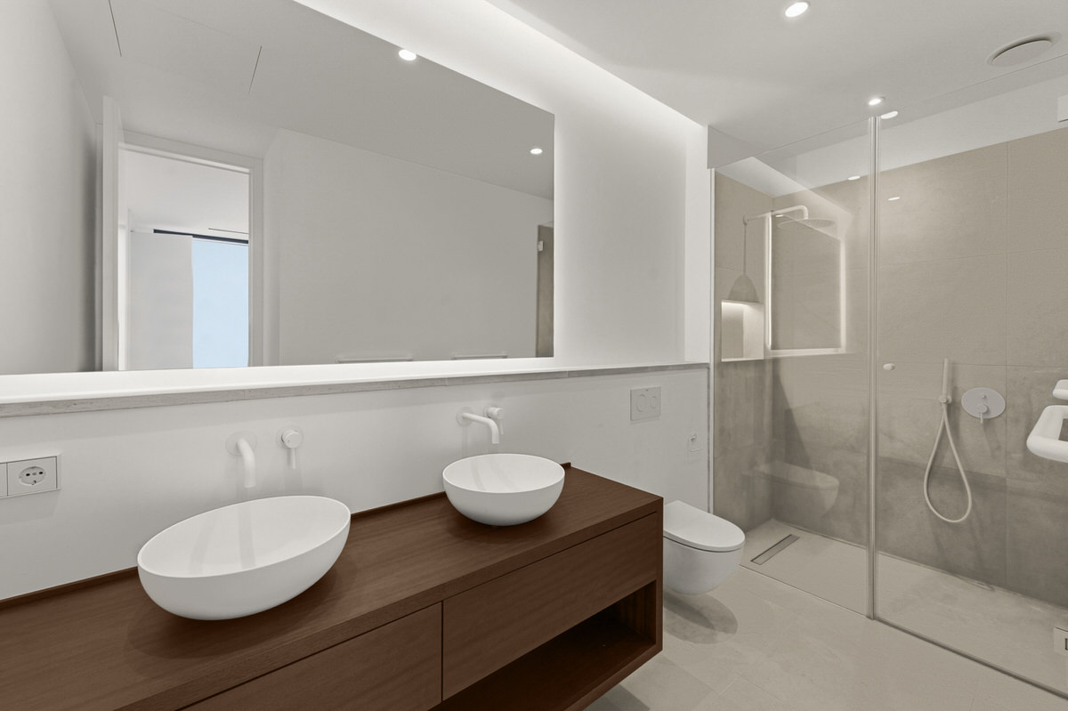 As new family villa with private pool and partial sea views on the coast adjacent to Palma (17)