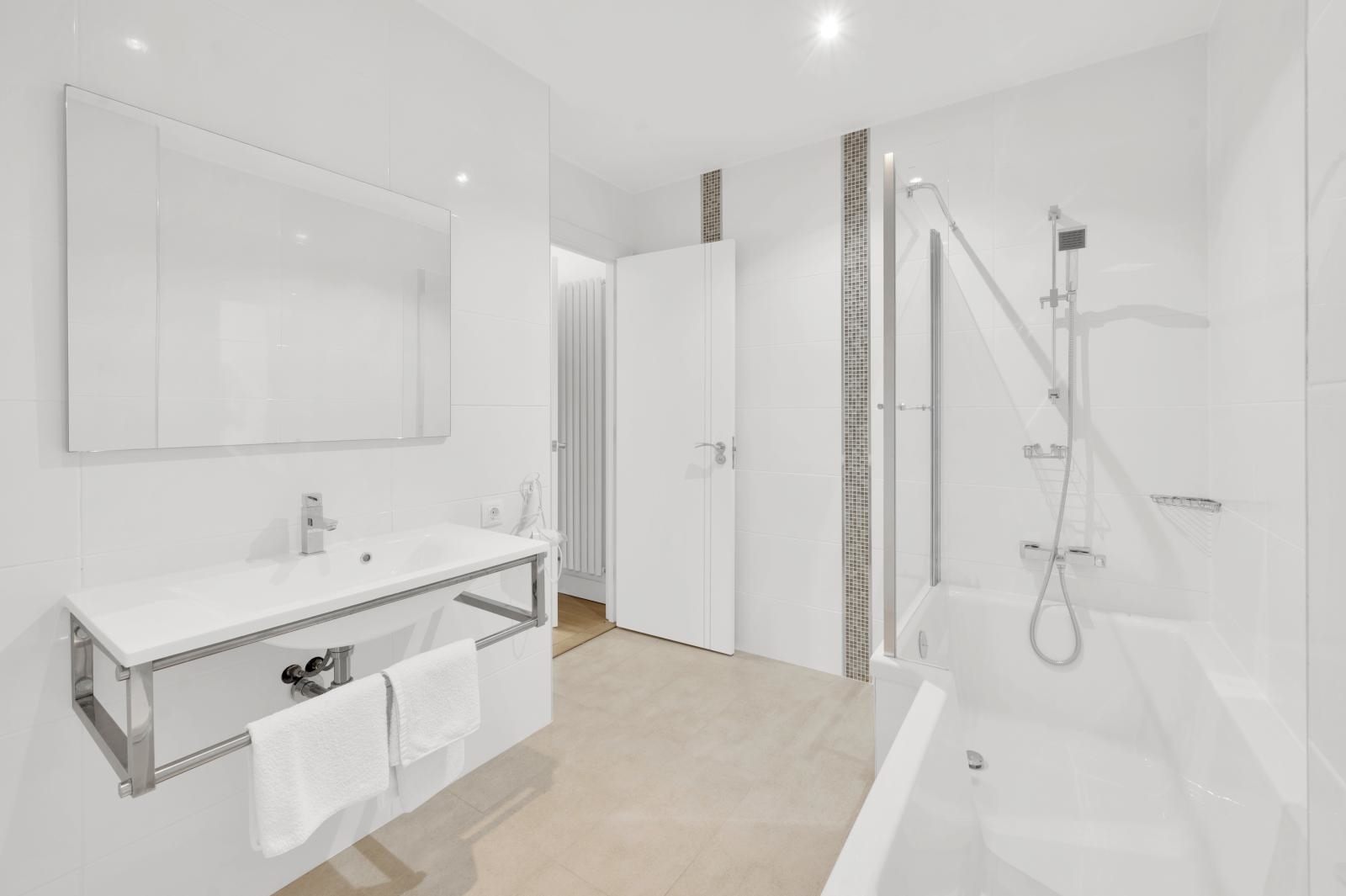 Modern villa with fantastic sea views on a large plot in Costa den Blanes (29)