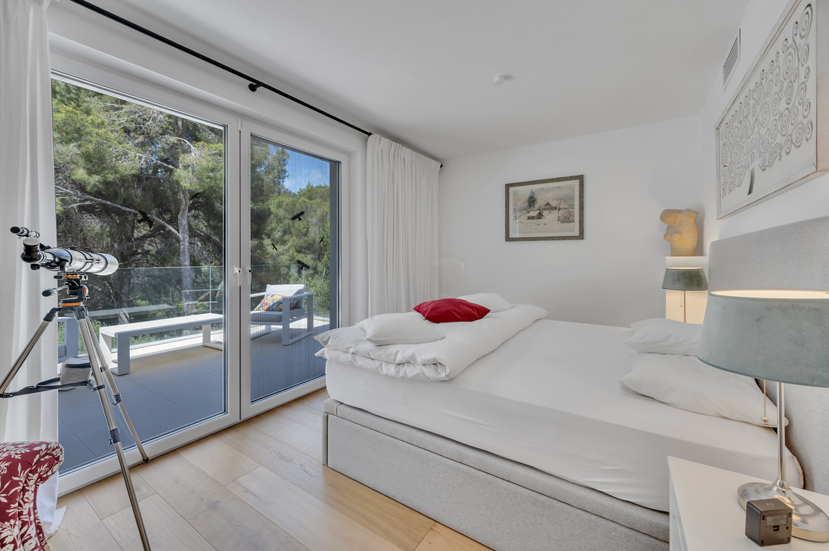 Energy-efficient luxury villa with pool, summer kitchen and guest area in a quiet location in Santa Ponsa, ref. 7556 (40)
