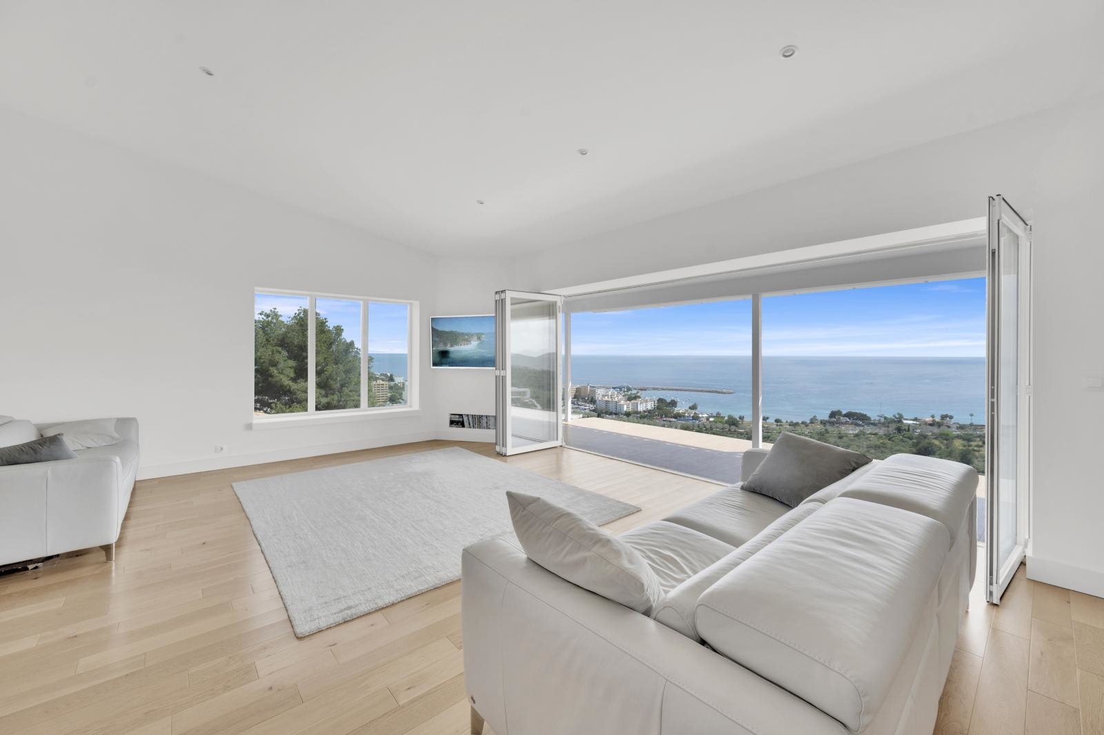 Modern villa with fantastic sea views on a large plot in Costa den Blanes (15)