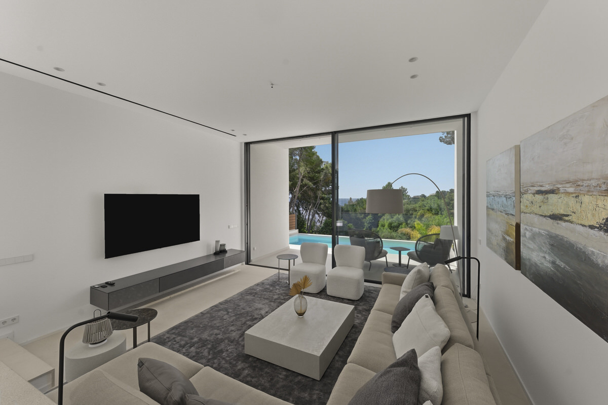 New build family villa with private pool and partial sea views on the coast adjacent to Palma (31)