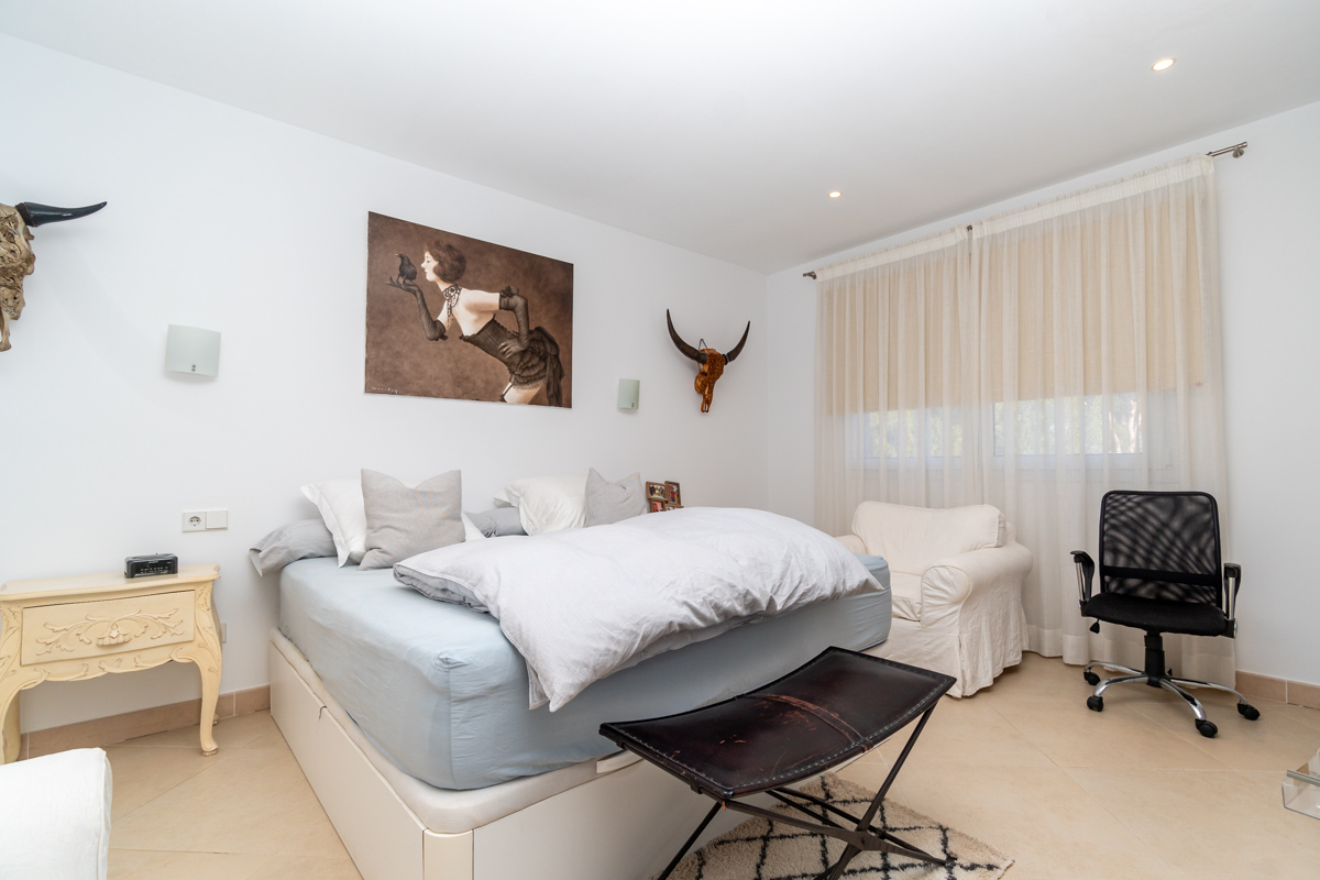 Modernized house in quiet location of El Toro, close to the noble marina Port Adriano
