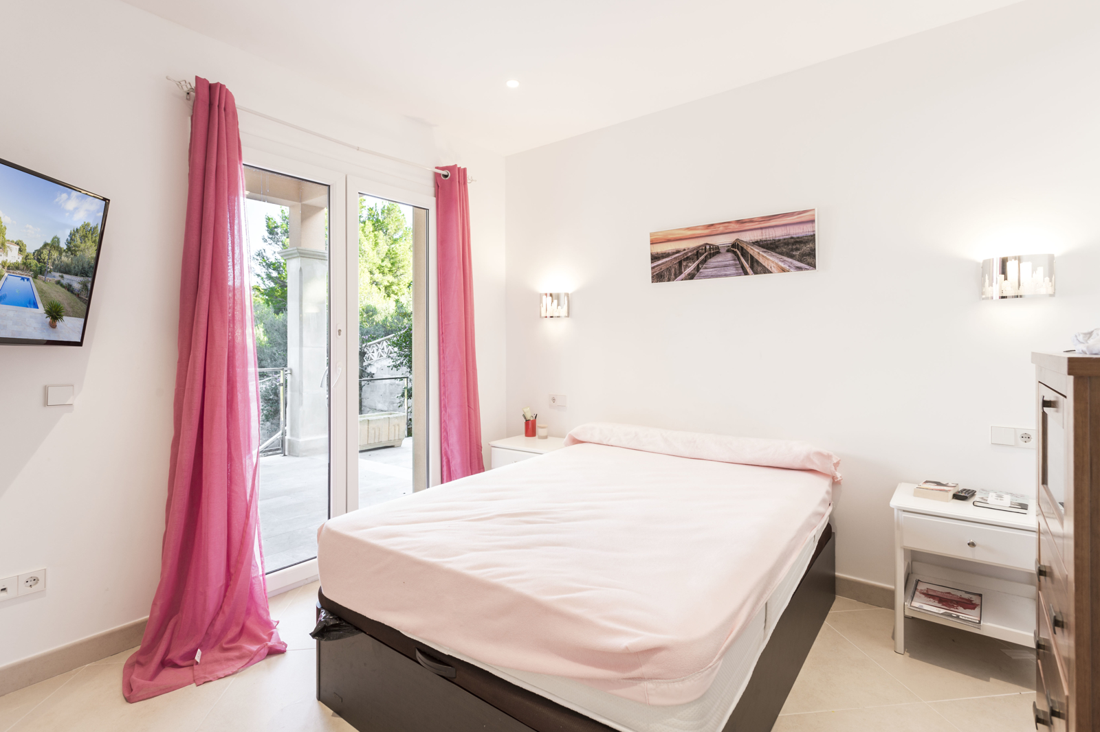 Modernized house in quiet location of El Toro, close to the noble marina Port Adriano