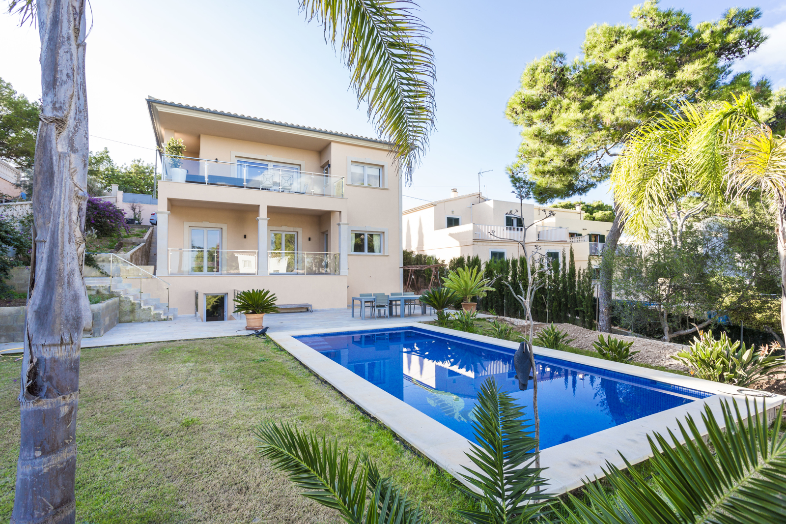 Modernized house in quiet location of El Toro, close to the noble marina Port Adriano
