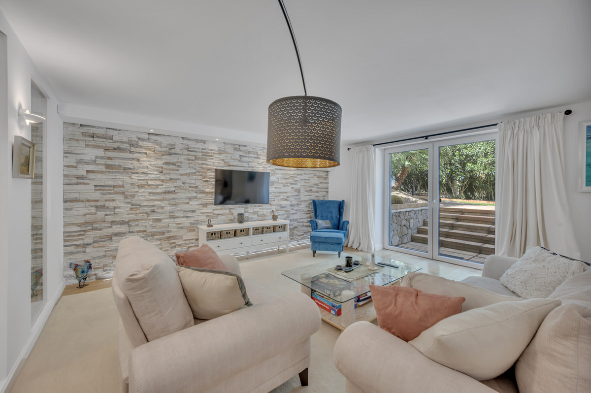 Energy-efficient luxury villa with pool, summer kitchen and guest area in a quiet location in Santa Ponsa, ref. 7556 (7)