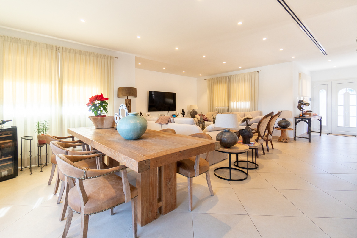 Modernized house in quiet location of El Toro, close to the noble marina Port Adriano