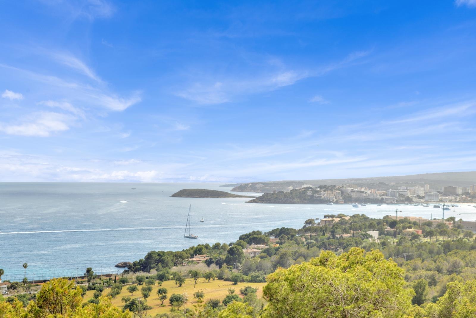 Modern villa with fantastic sea views on a large plot in Costa den Blanes (7)