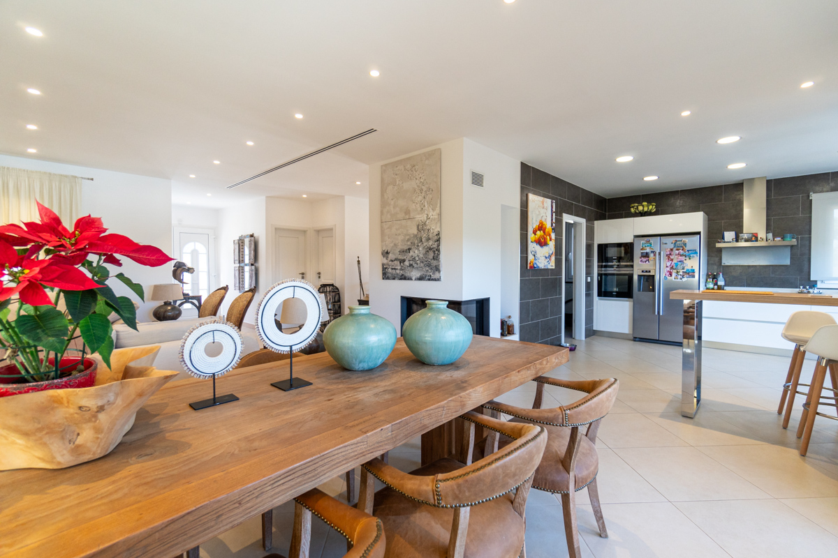 Modernized house in quiet location of El Toro, close to the noble marina Port Adriano