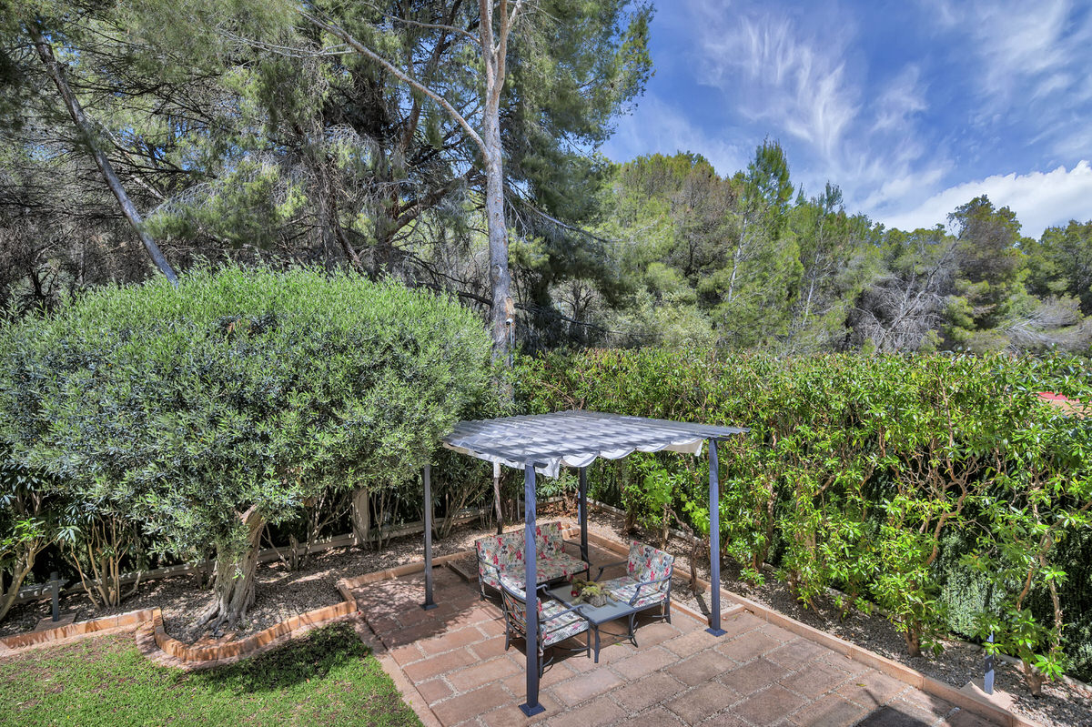 Energy-efficient luxury villa with pool, summer kitchen and guest area in a quiet location in Santa Ponsa, ref. 7556 (28)