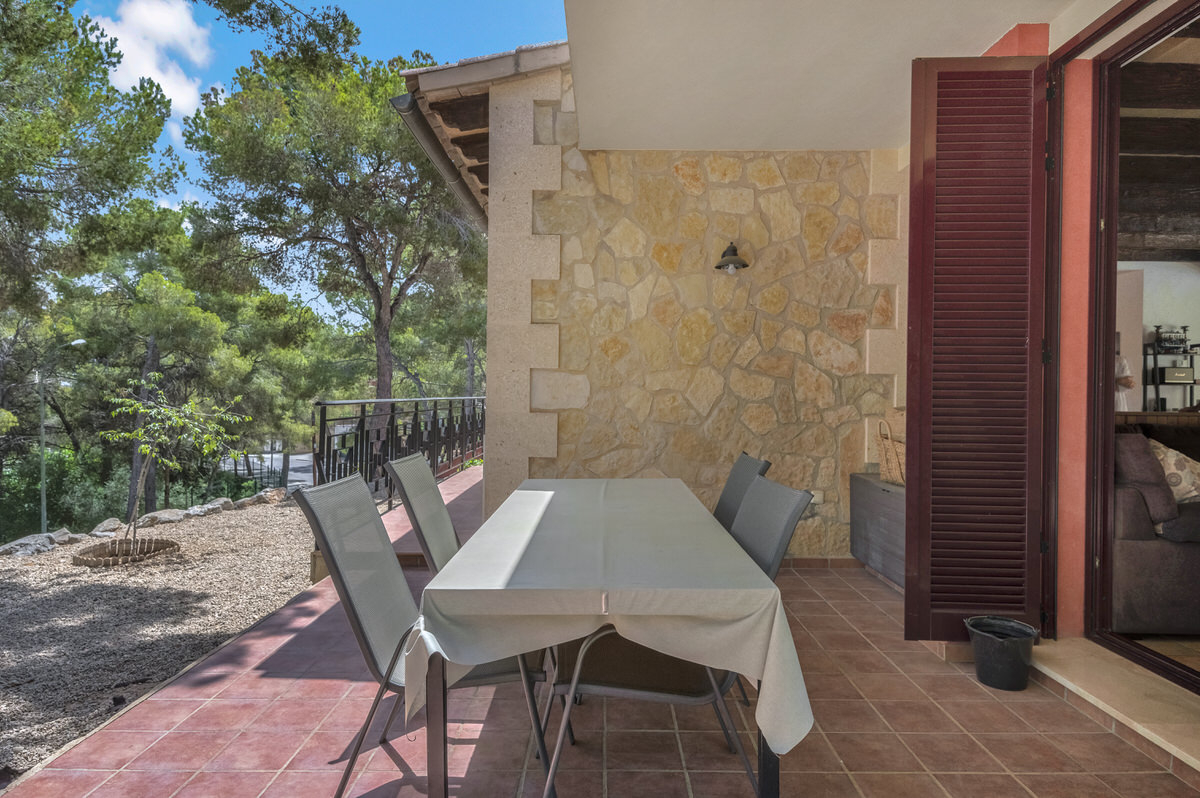 Mediterranean villa in bungalow style with pool, close to the beach in quiet location of Cala Vinyes (7)