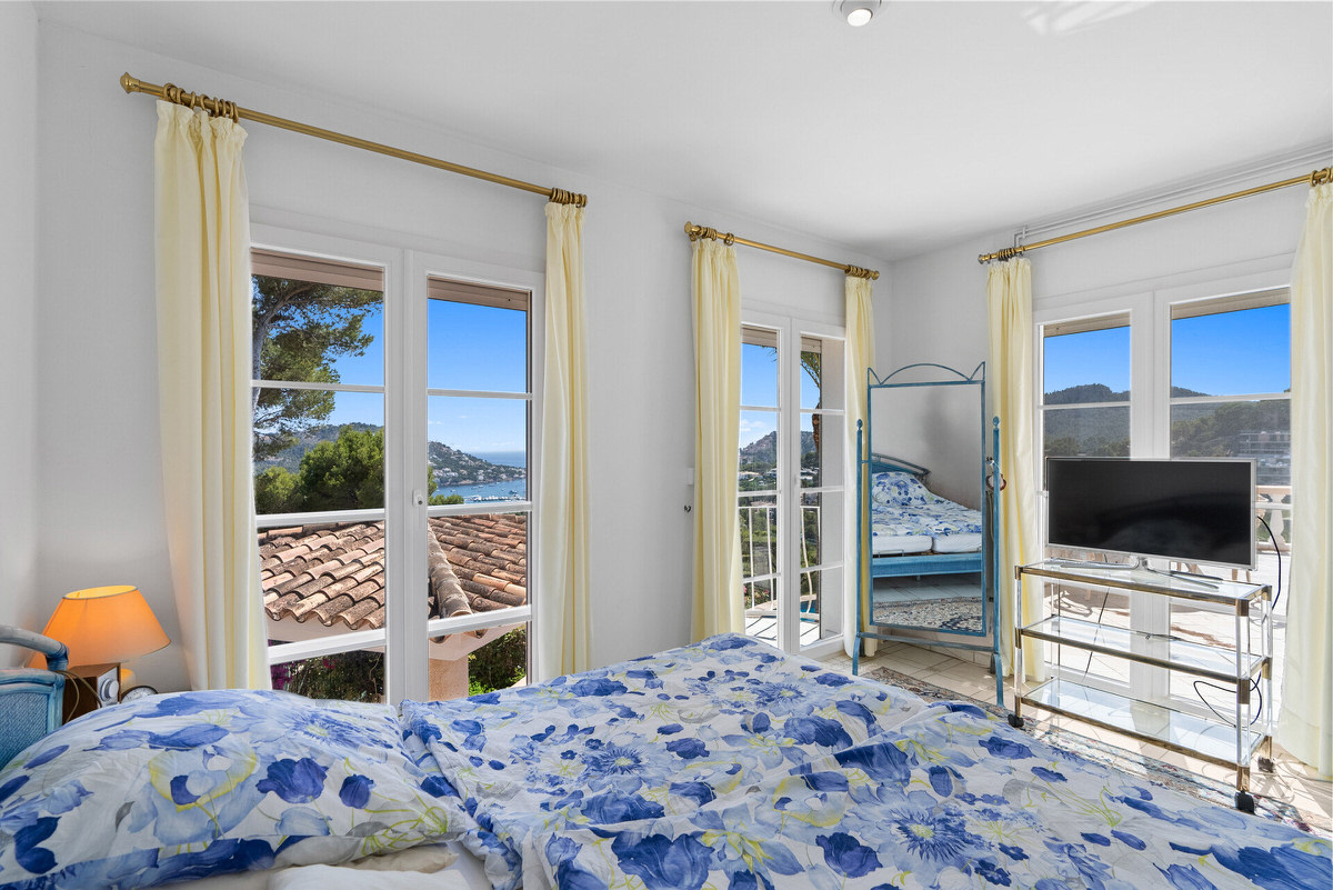 Mediterranean villa with pool and stunning sea and harbor views in Puerto Andratx (20)