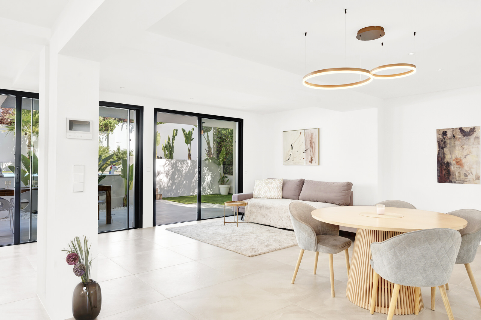 Chic new-build villa with saltwater pool and beautiful garden in walking distance of Palmanova beach (3)