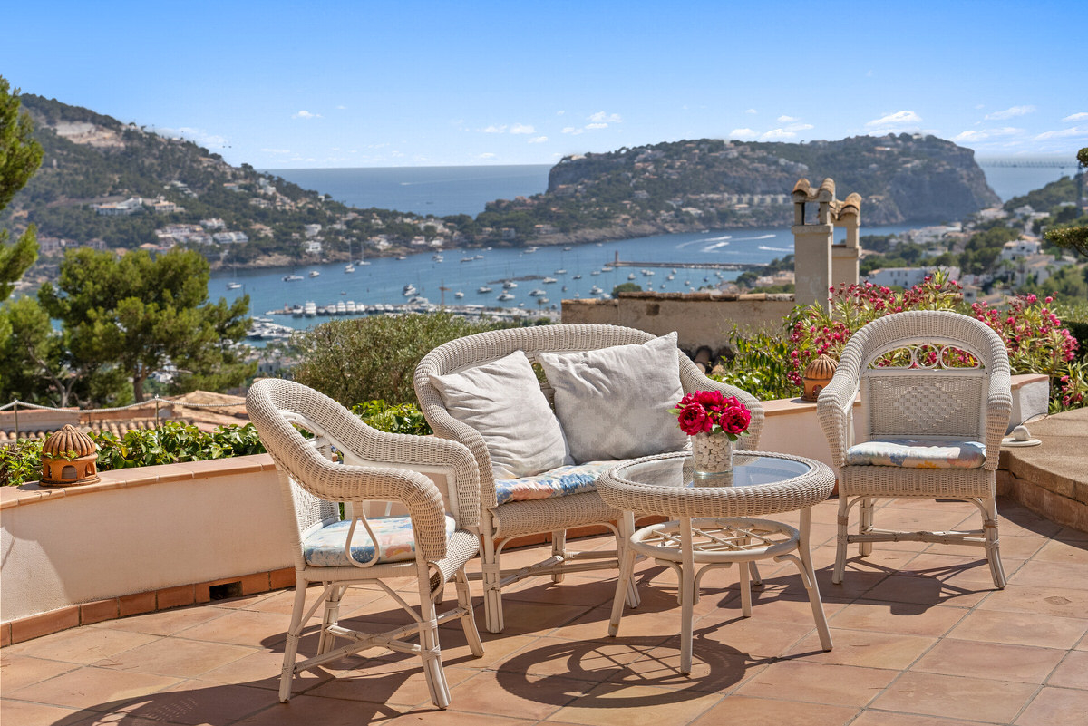 Mediterranean villa with pool and stunning sea and harbor views in Puerto Andratx (3)