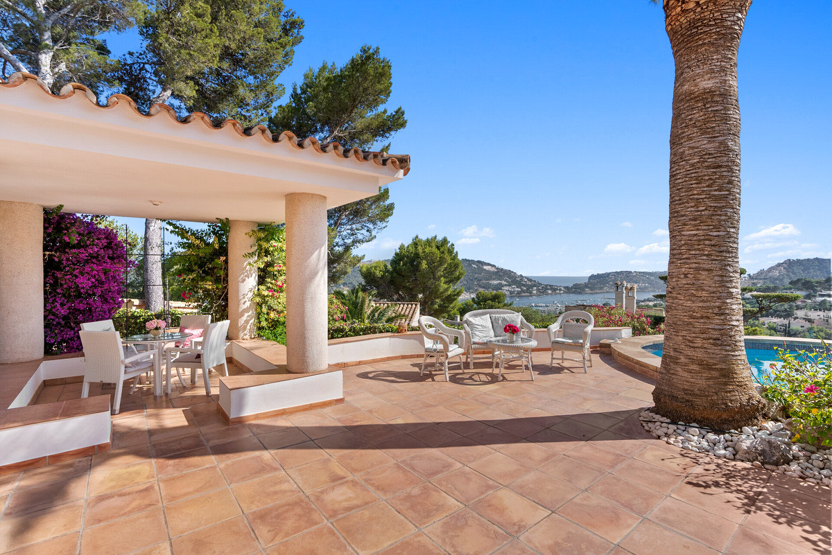 Mediterranean villa with pool and stunning sea and harbor views in Puerto Andratx (13)