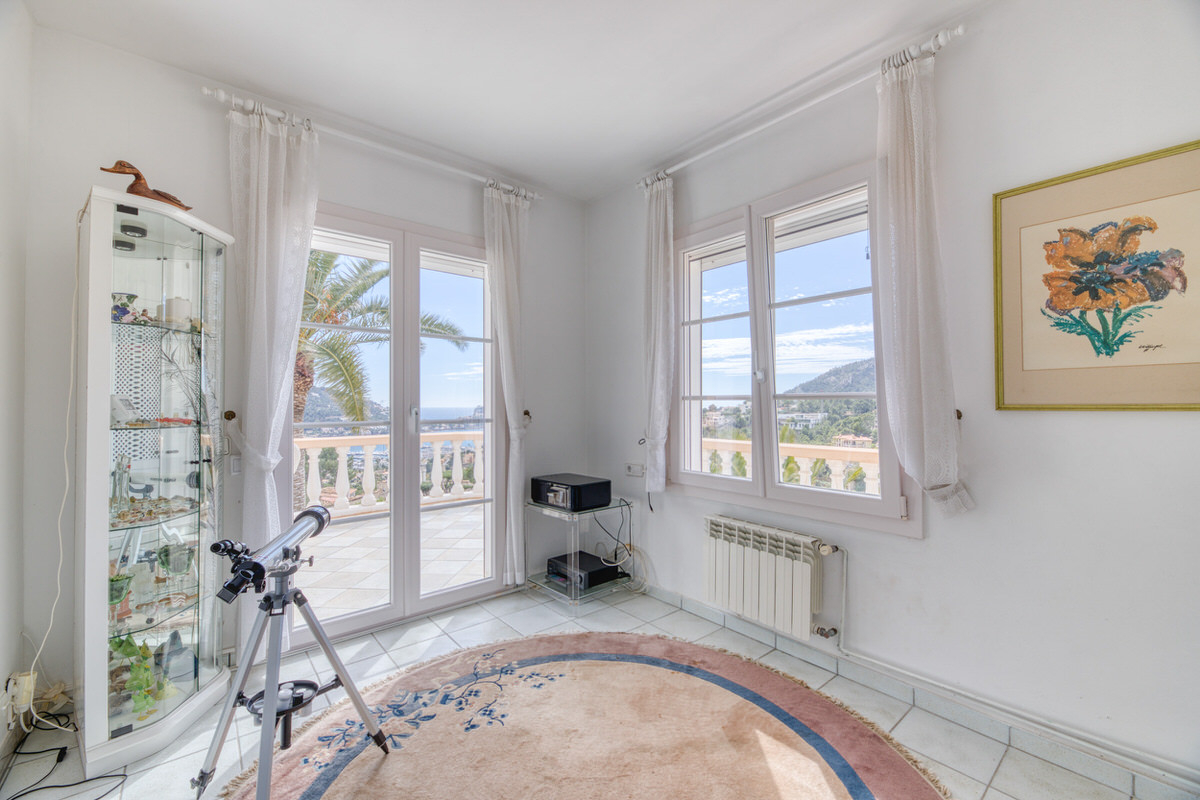 Mediterranean villa with pool and stunning sea and harbor views in Puerto Andratx (27)